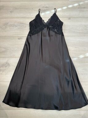 NWT In Bloom by Jonquil Black Satin Lace Chemise Nightgown Large